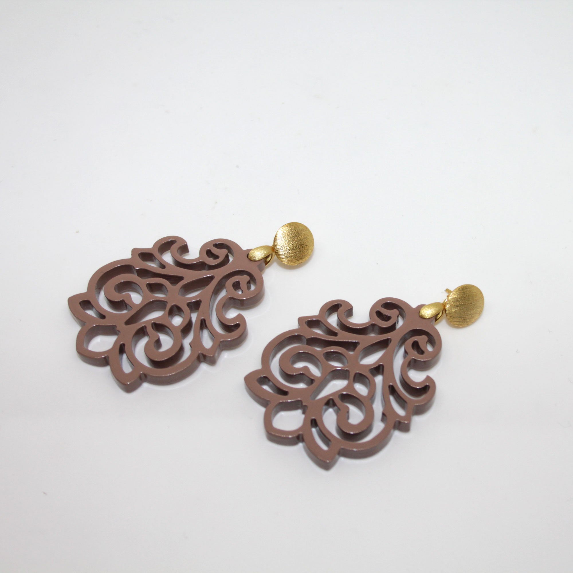 Mila Braun Hornohrringe