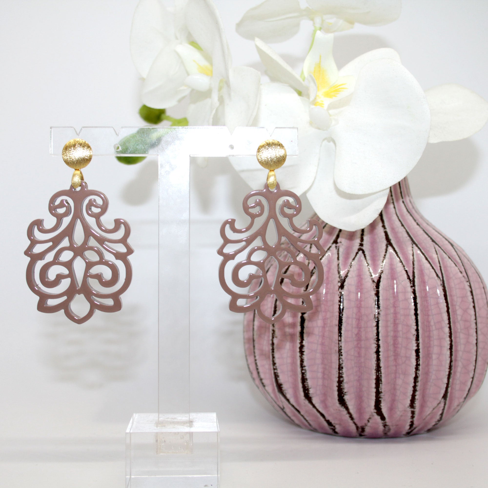 Mila Braun Hornohrringe