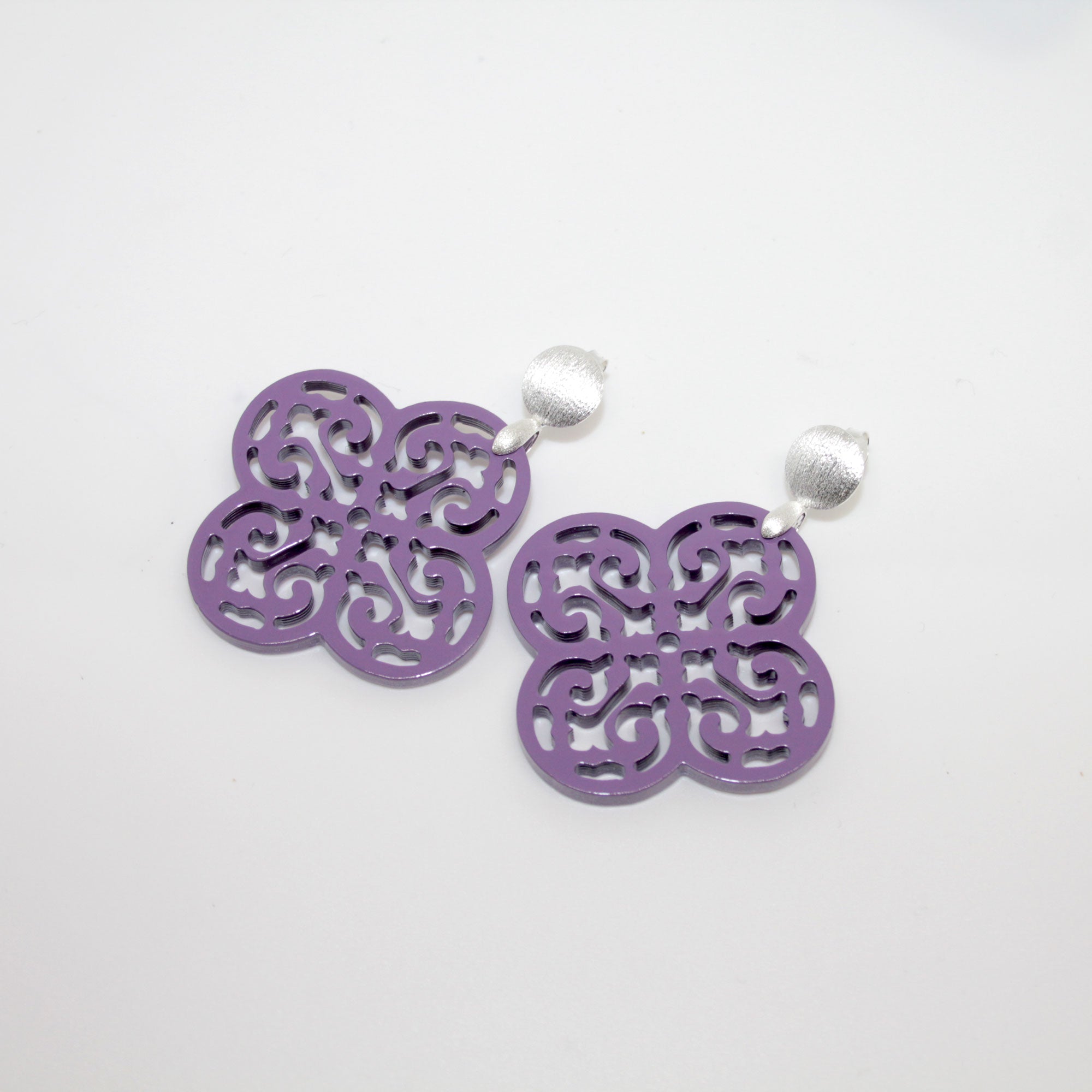 Lucky Clover Lila Hornohrring