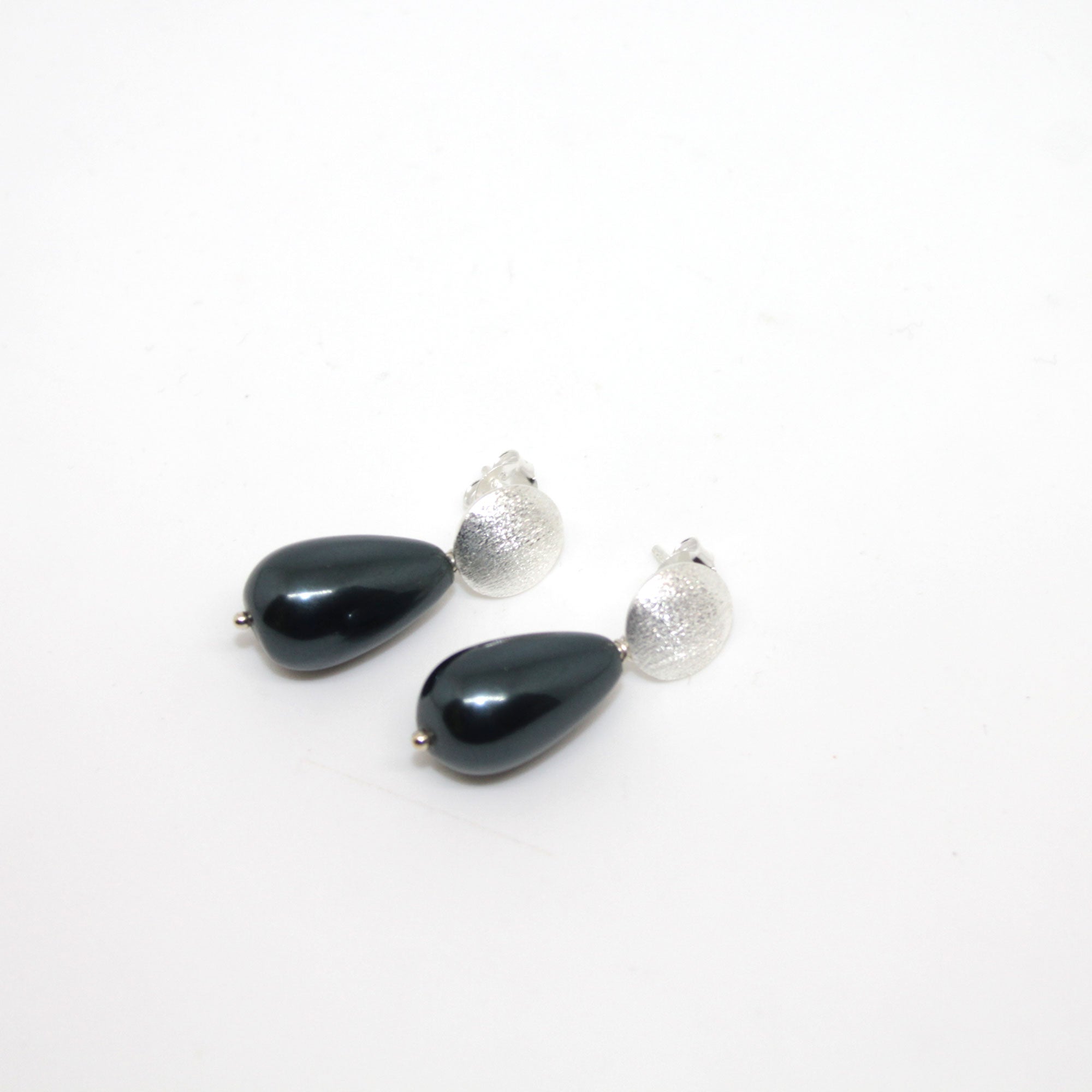 Muschelkern Tropfen Grau Grün Ohrring
