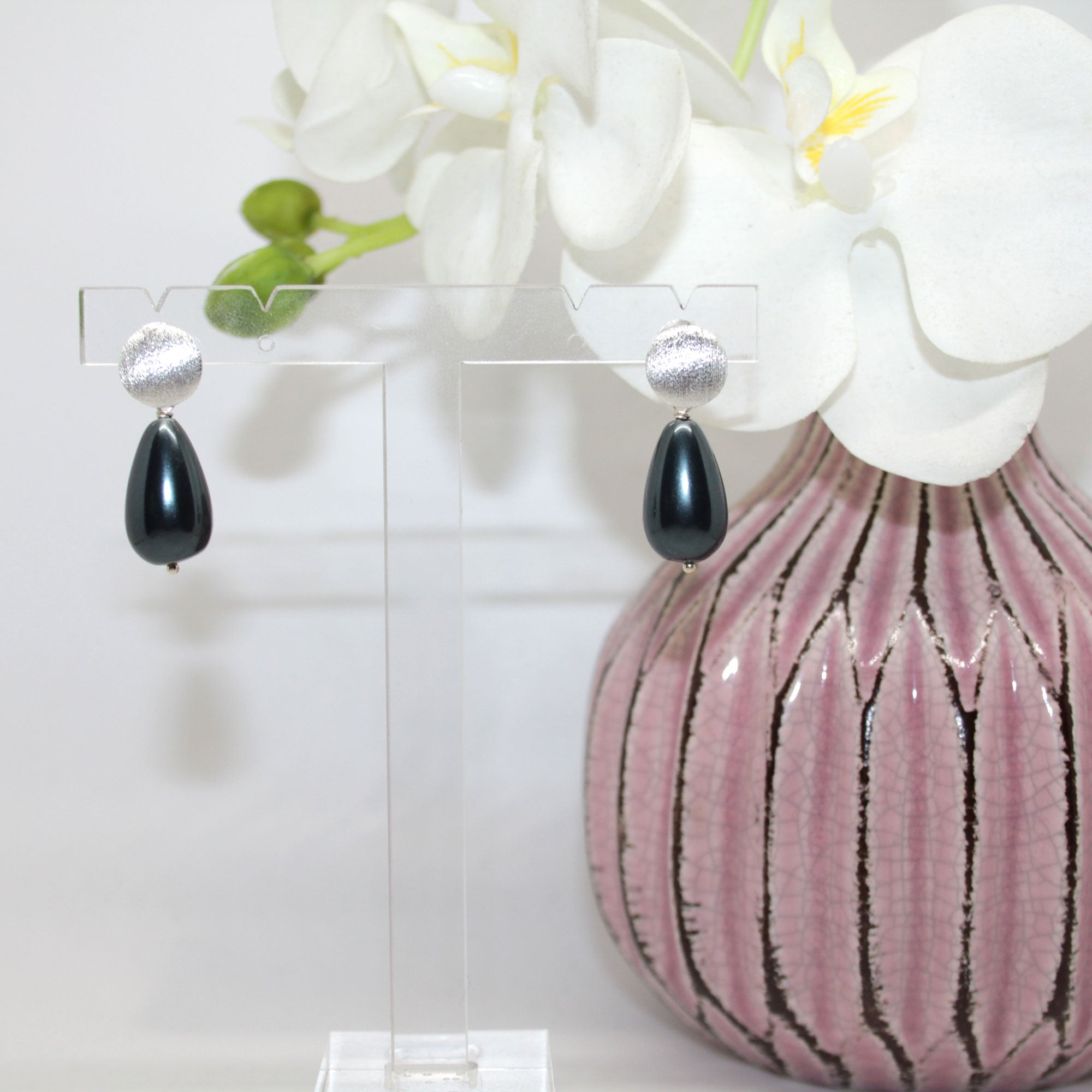Muschelkern Tropfen Grau Grün Ohrring