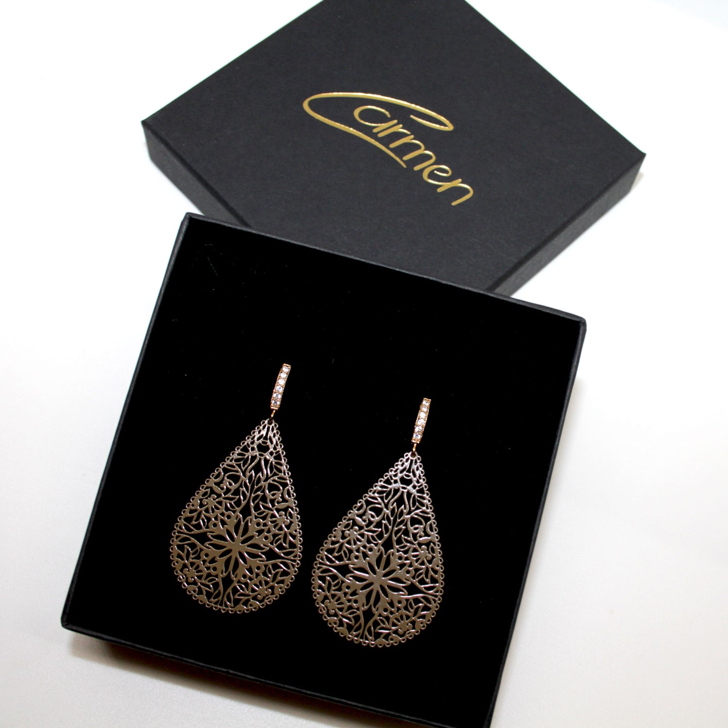 Olivia Braun Ohrring