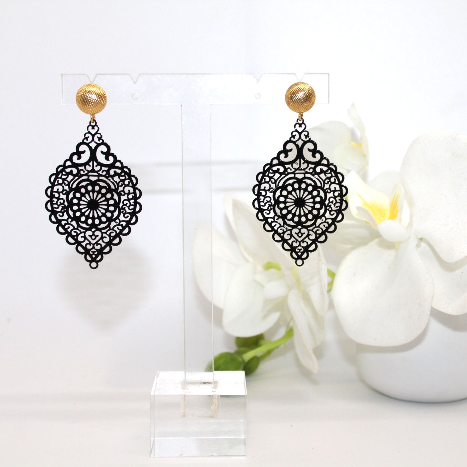 Noemi schwarz Ohrring