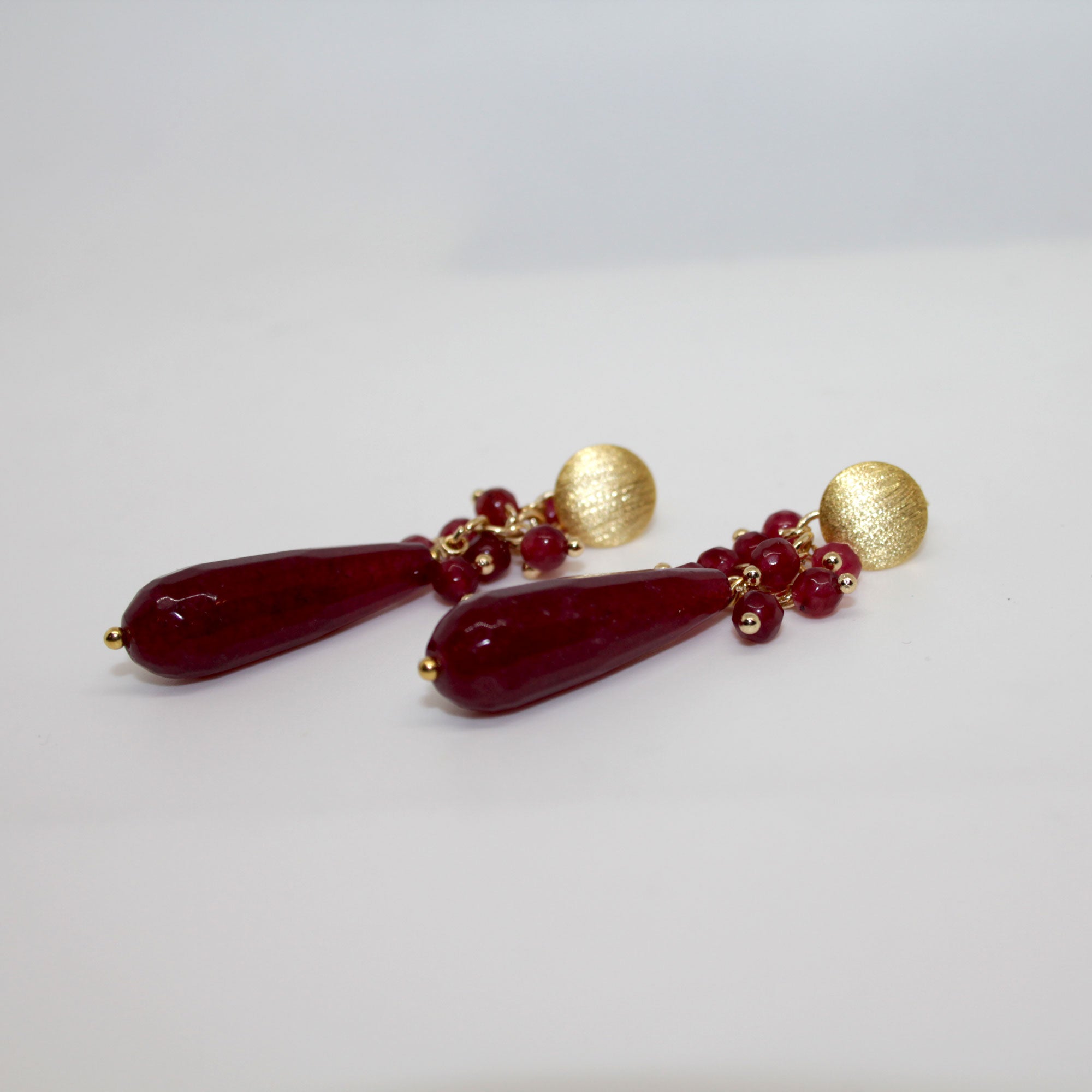 Variety Star Jade Burgundy Ohrring handgefertigt