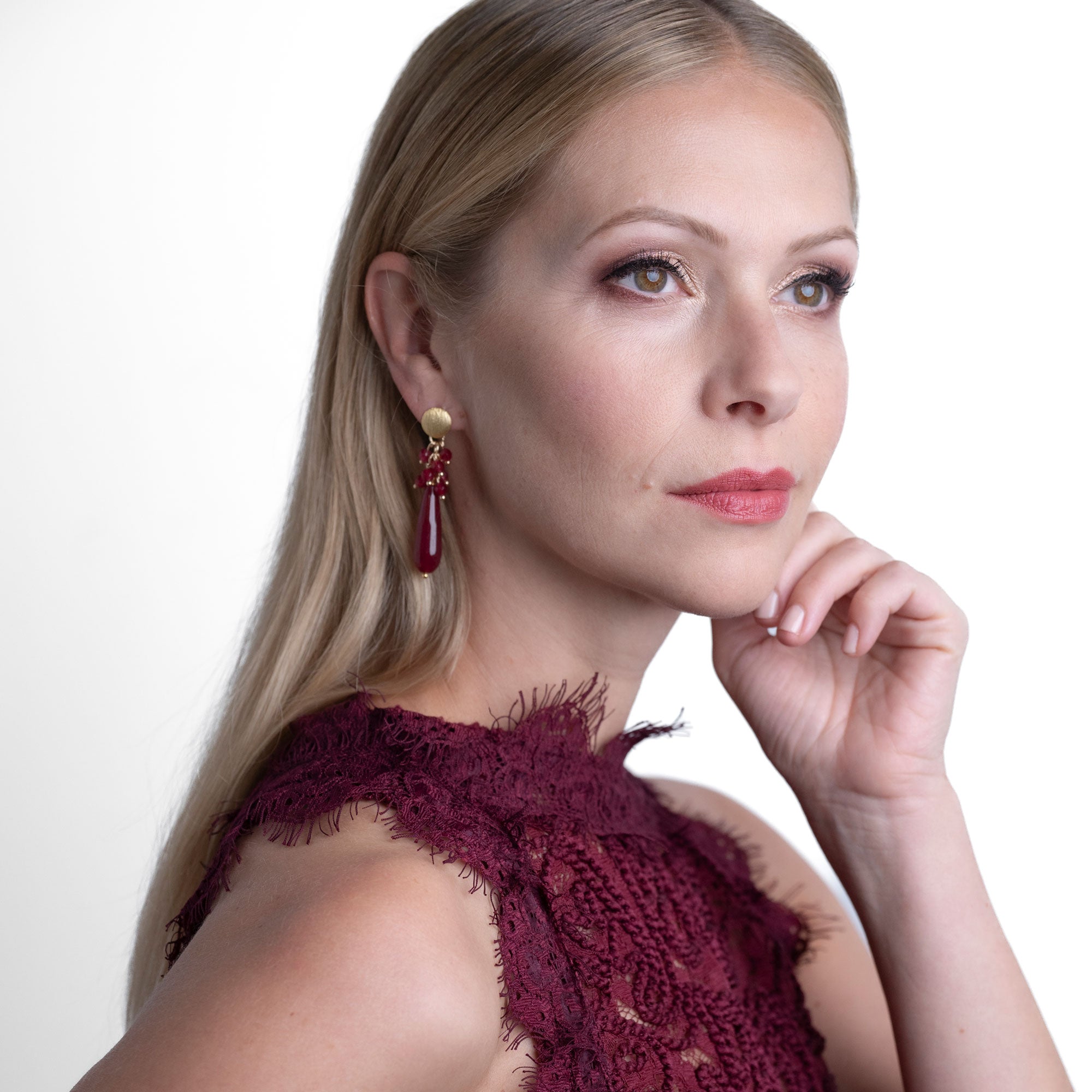 Variety Star Jade Burgundy Ohrring handgefertigt