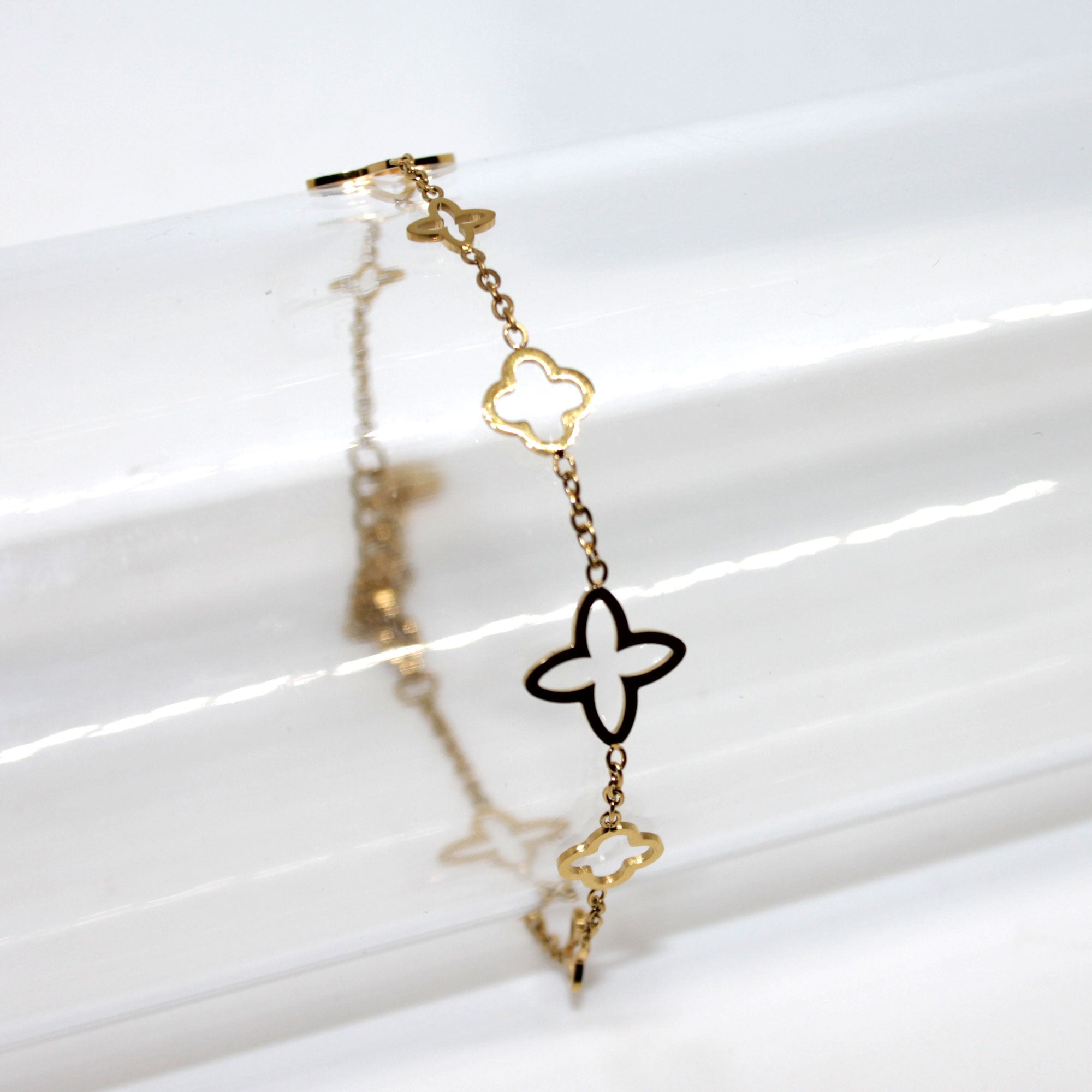 Golden Clover Armband