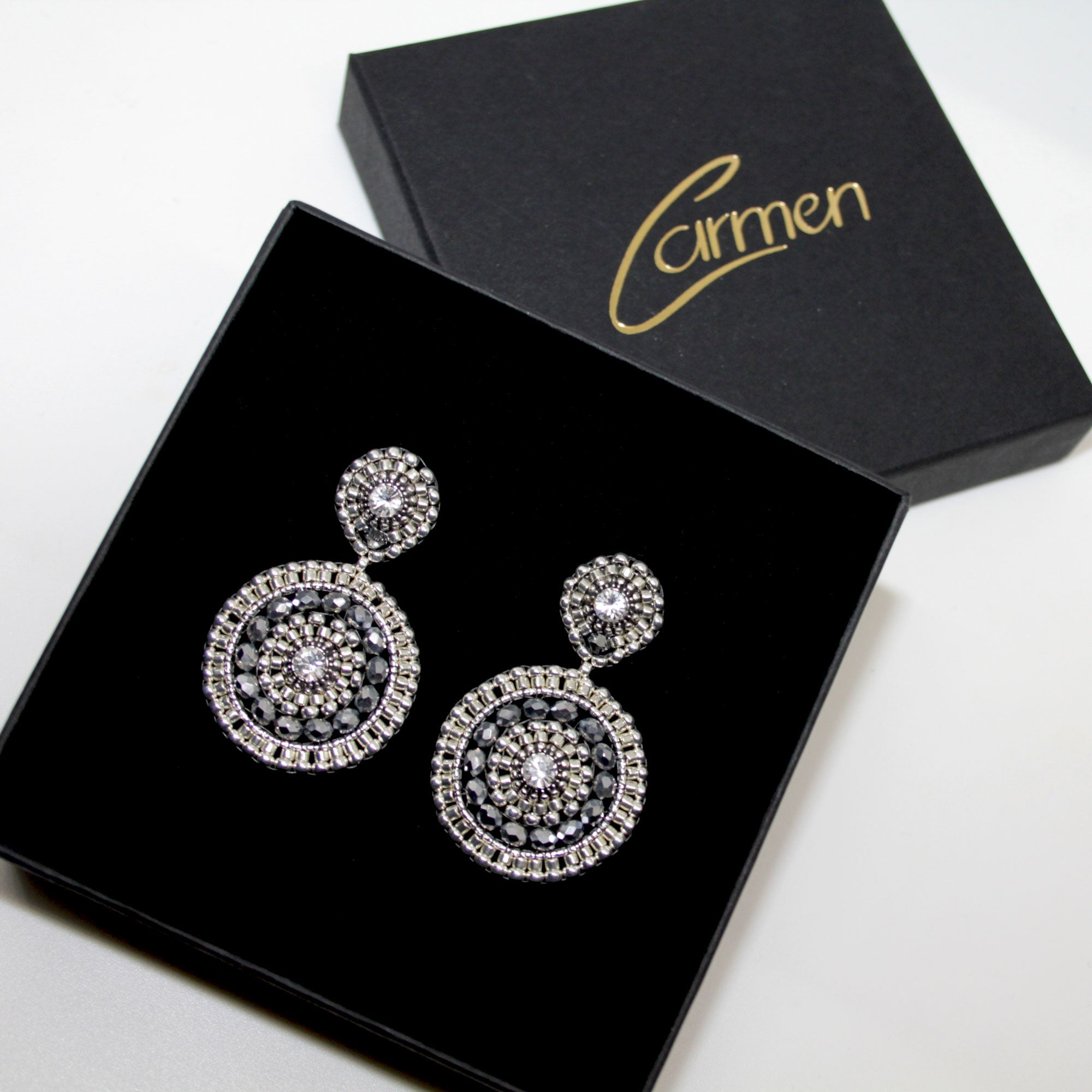 Roundup Girl Silber Ohrring handgefertigt in Österreich