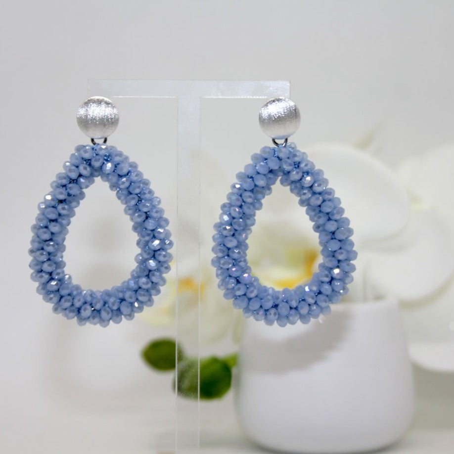 Glitzertropfen eisblau Ohrring