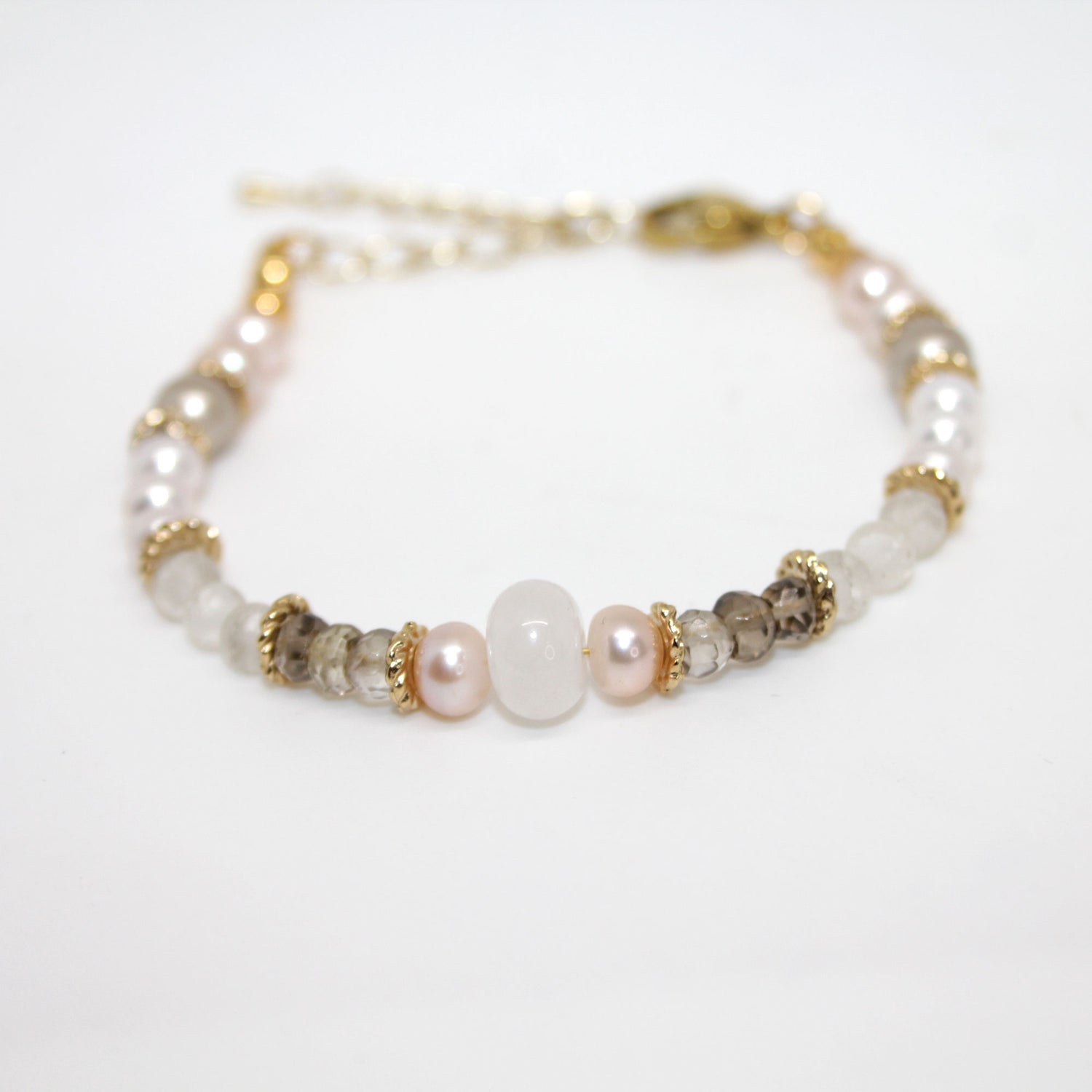 Edelsteinarmband Jade, Süsswasserperle und Rauchquarz handgefertigt in Österreich