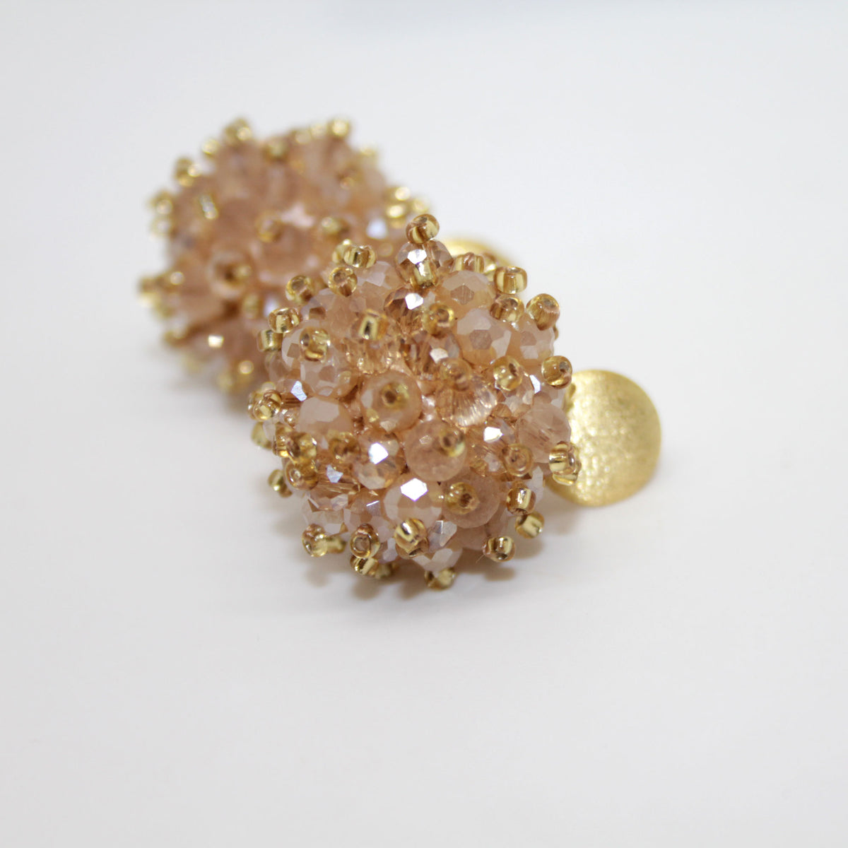 Beerenohrring beige