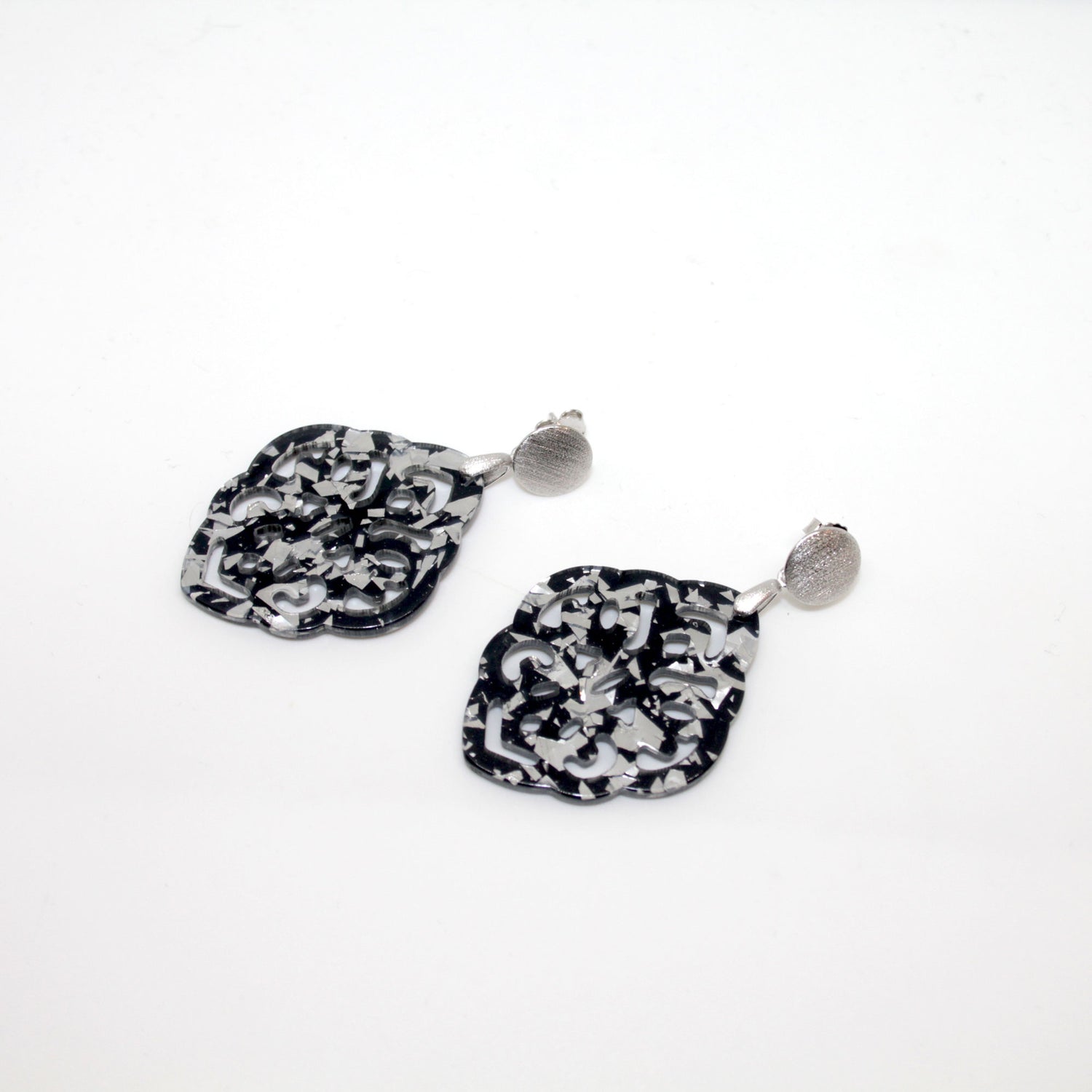 Jona Black Silver Ohrring