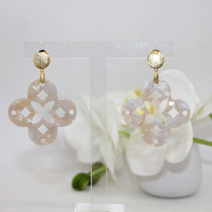 Kate Pearl White Ohrring