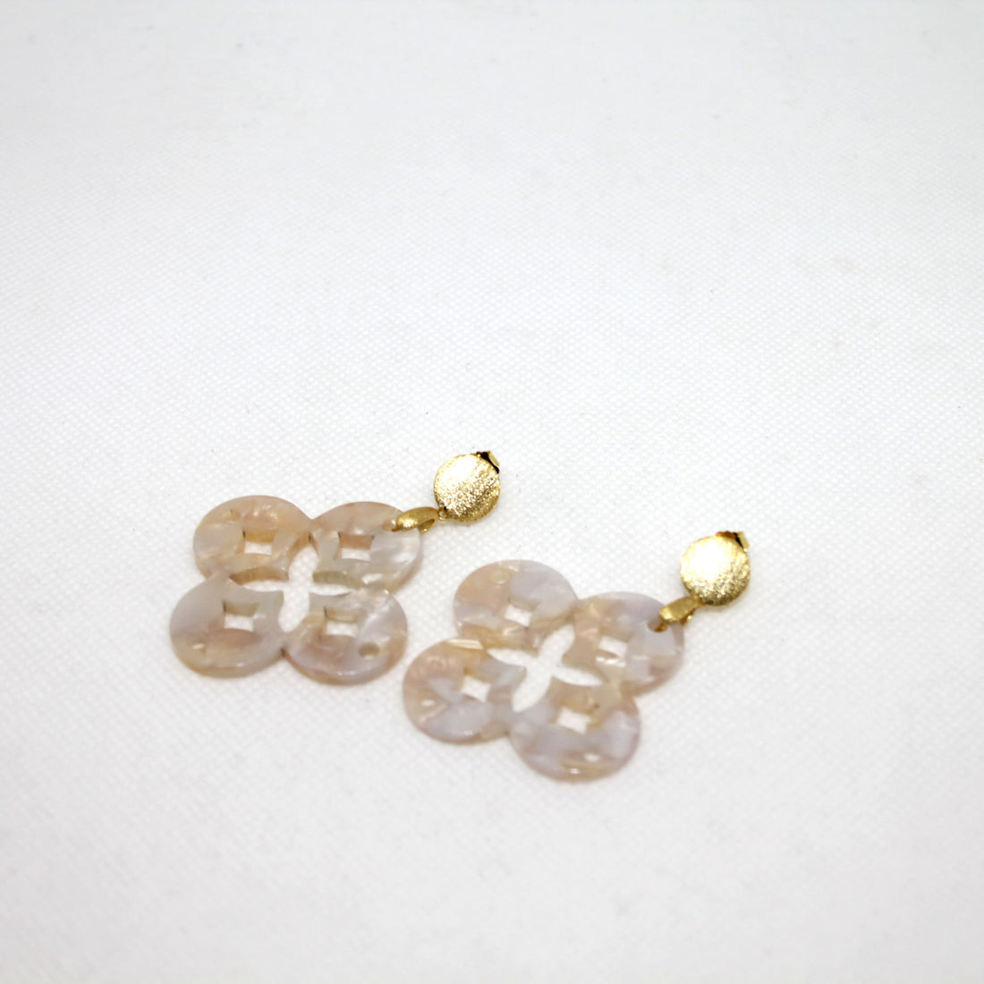 Kate Pearl White Ohrring