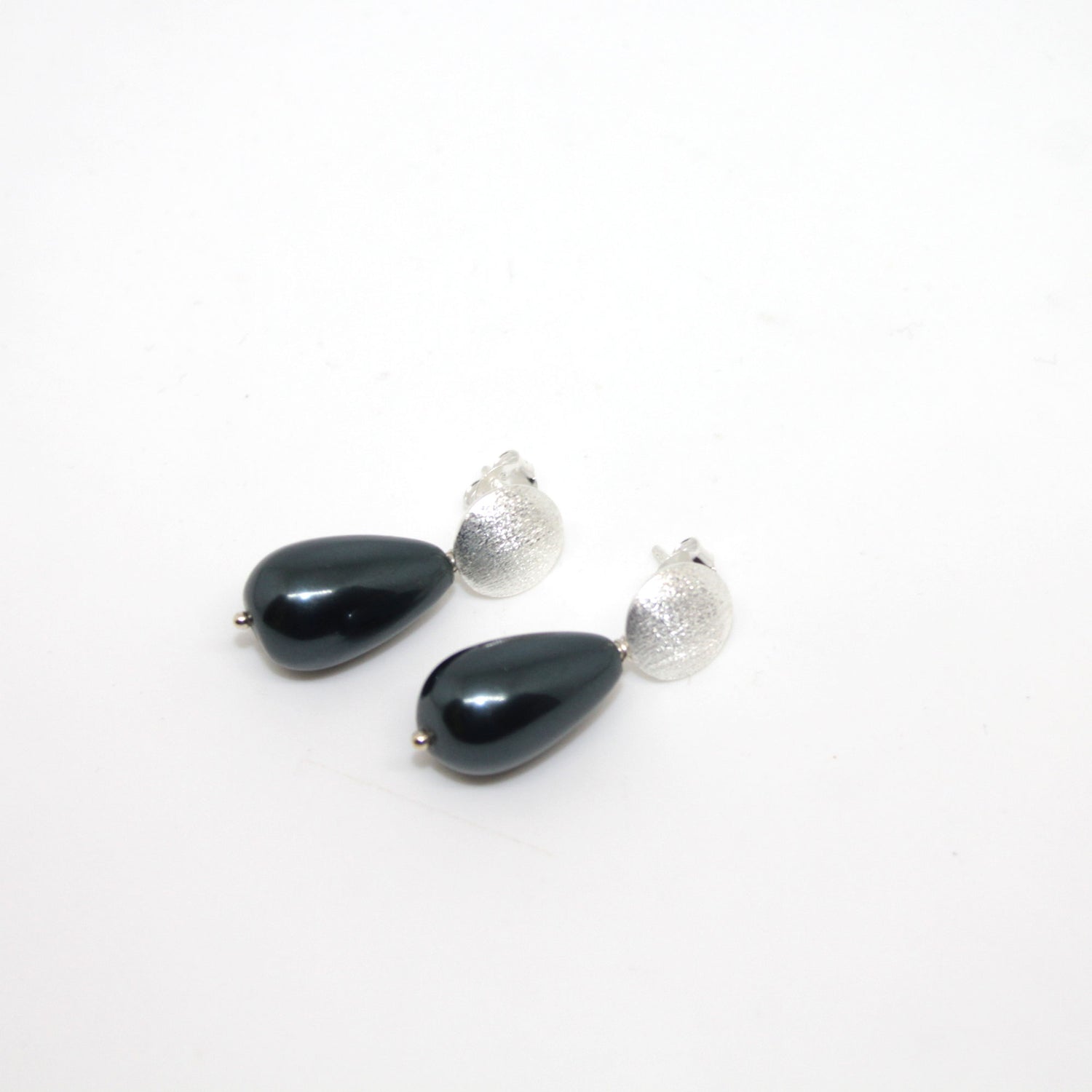 Muschelkern Tropfen Grau Grün Ohrring