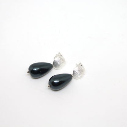 Muschelkern Tropfen Grau Grün Ohrring