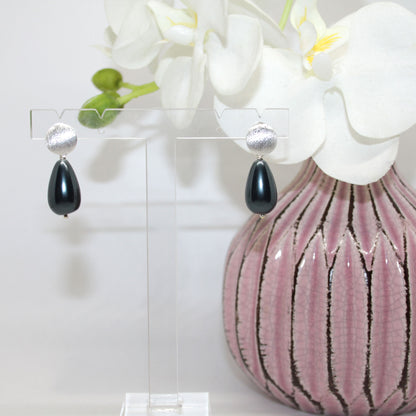 Muschelkern Tropfen Grau Grün Ohrring