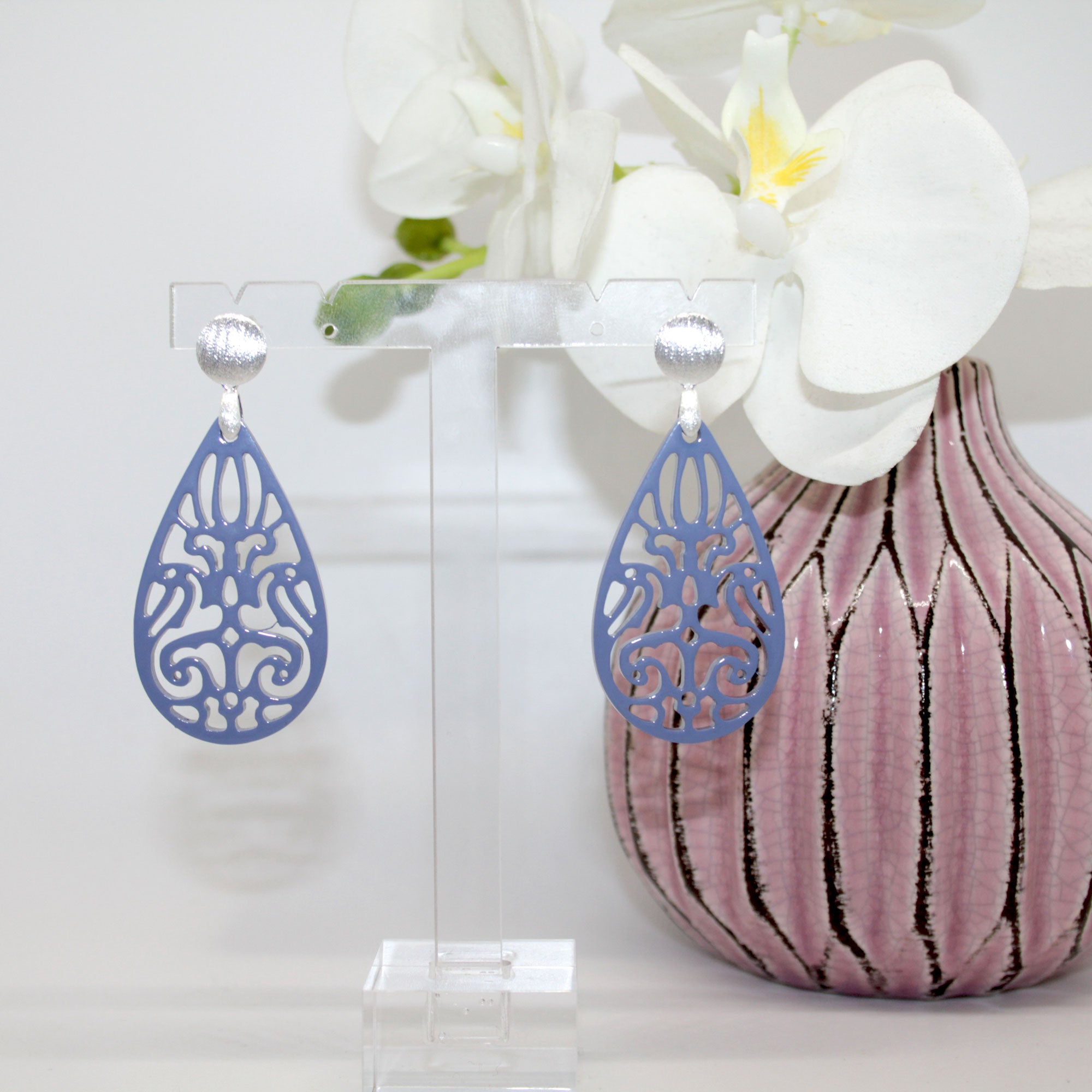 Drop helles Lila Hornohrringe