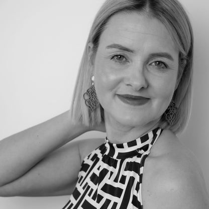 Hornohrringe elegante Lilie Braun