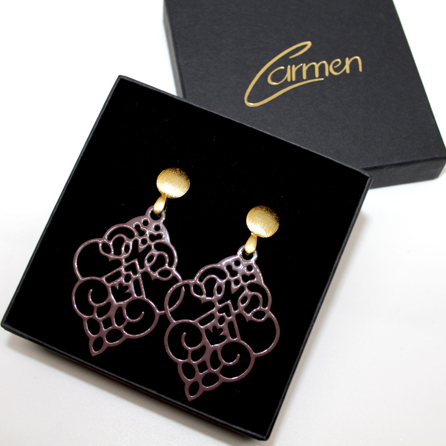 Hornohrringe elegante Lilie Braun